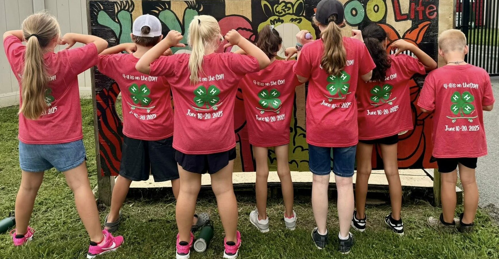 Picture of youth in their Tyrrell County 4-H t-shirts.